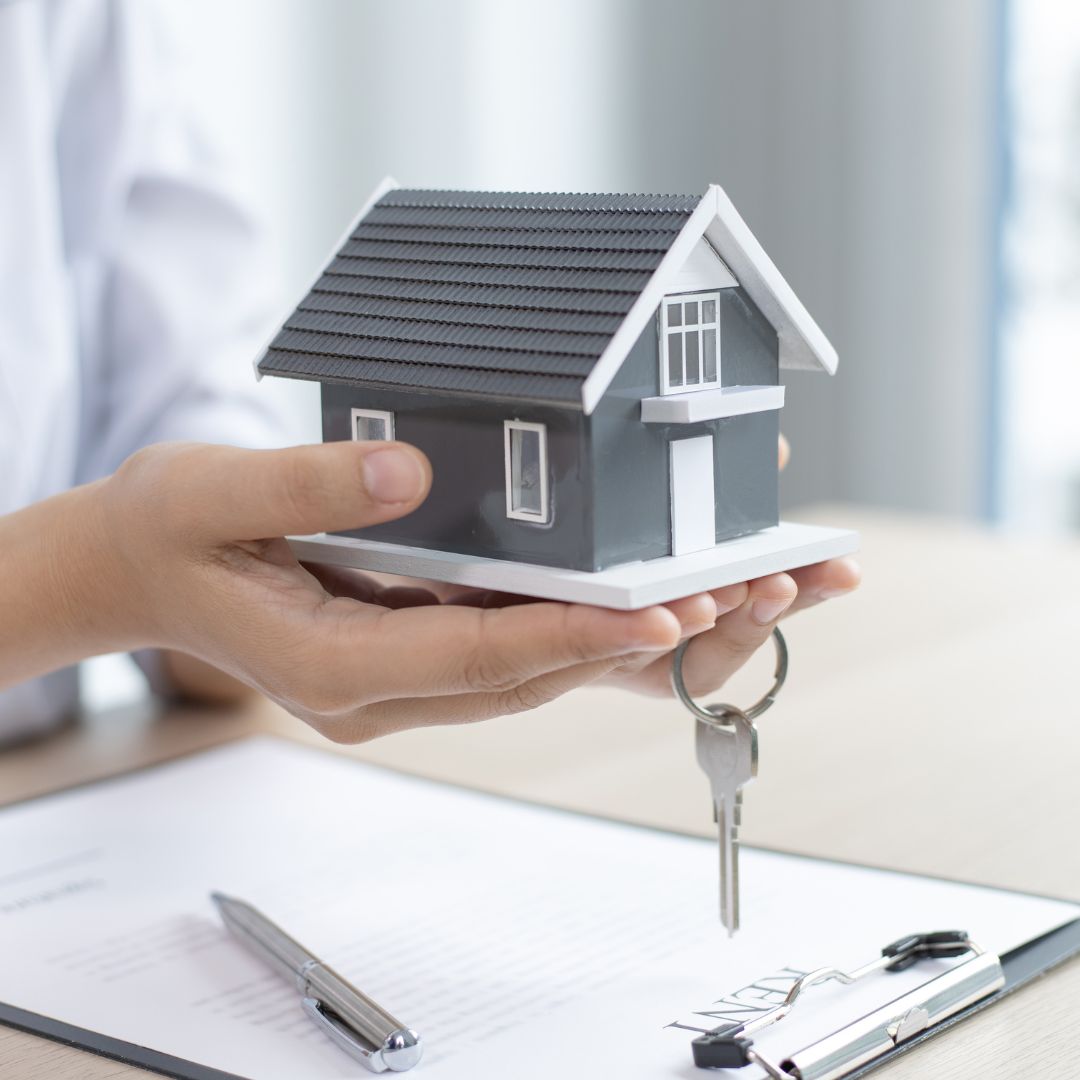 Agencias inmobiliarias cdmx, equipo de asesores en oficina